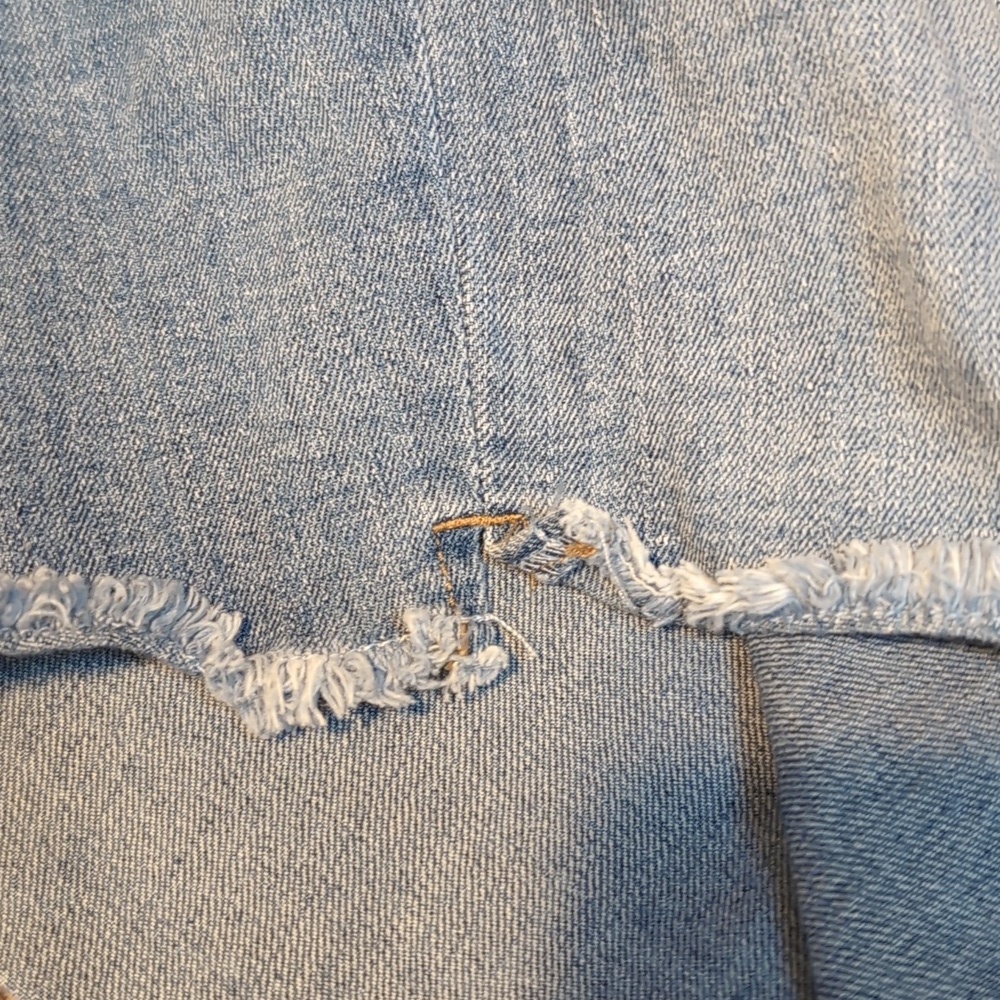 Seven 7 Frayed Weekend Denim Light Wash Distressed Shorts SZ 12 - Picture 7 of 13